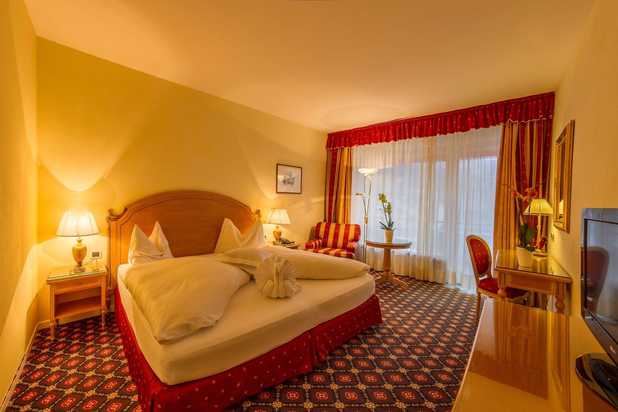 Dominik Alpine City Wellness Hotel - Adults Only Bressanone Kültér fotó