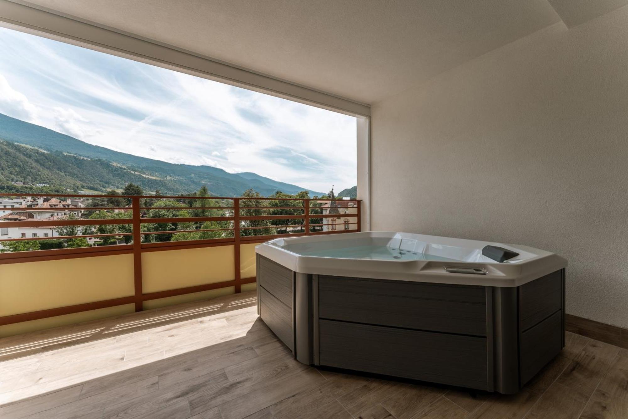 Dominik Alpine City Wellness Hotel - Adults Only Bressanone Szoba fotó