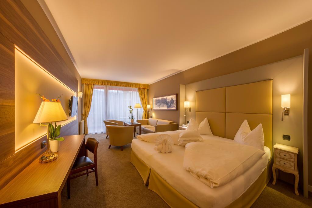 Dominik Alpine City Wellness Hotel - Adults Only Bressanone Kültér fotó